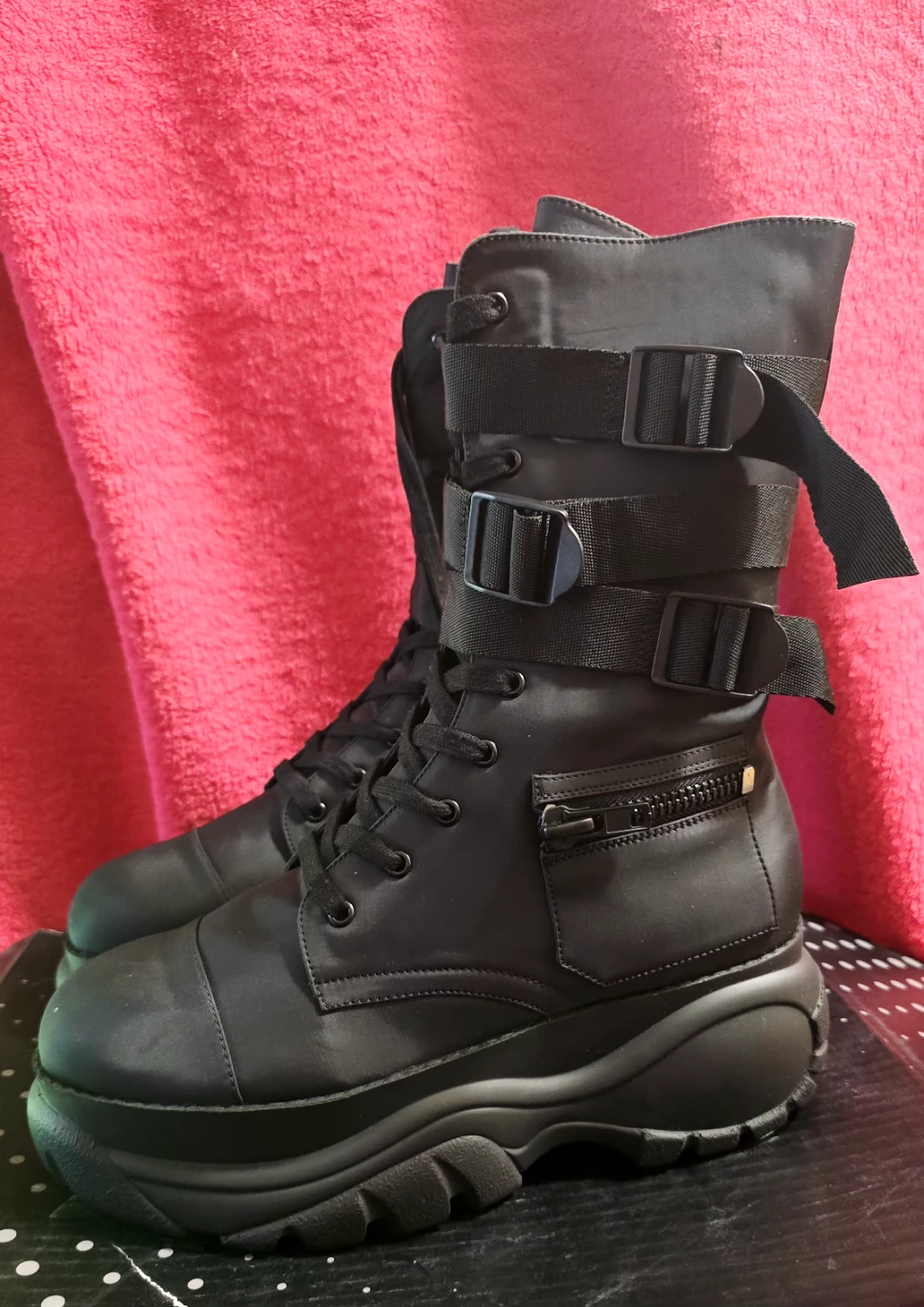 Brand new Combat Boots will pocket sale