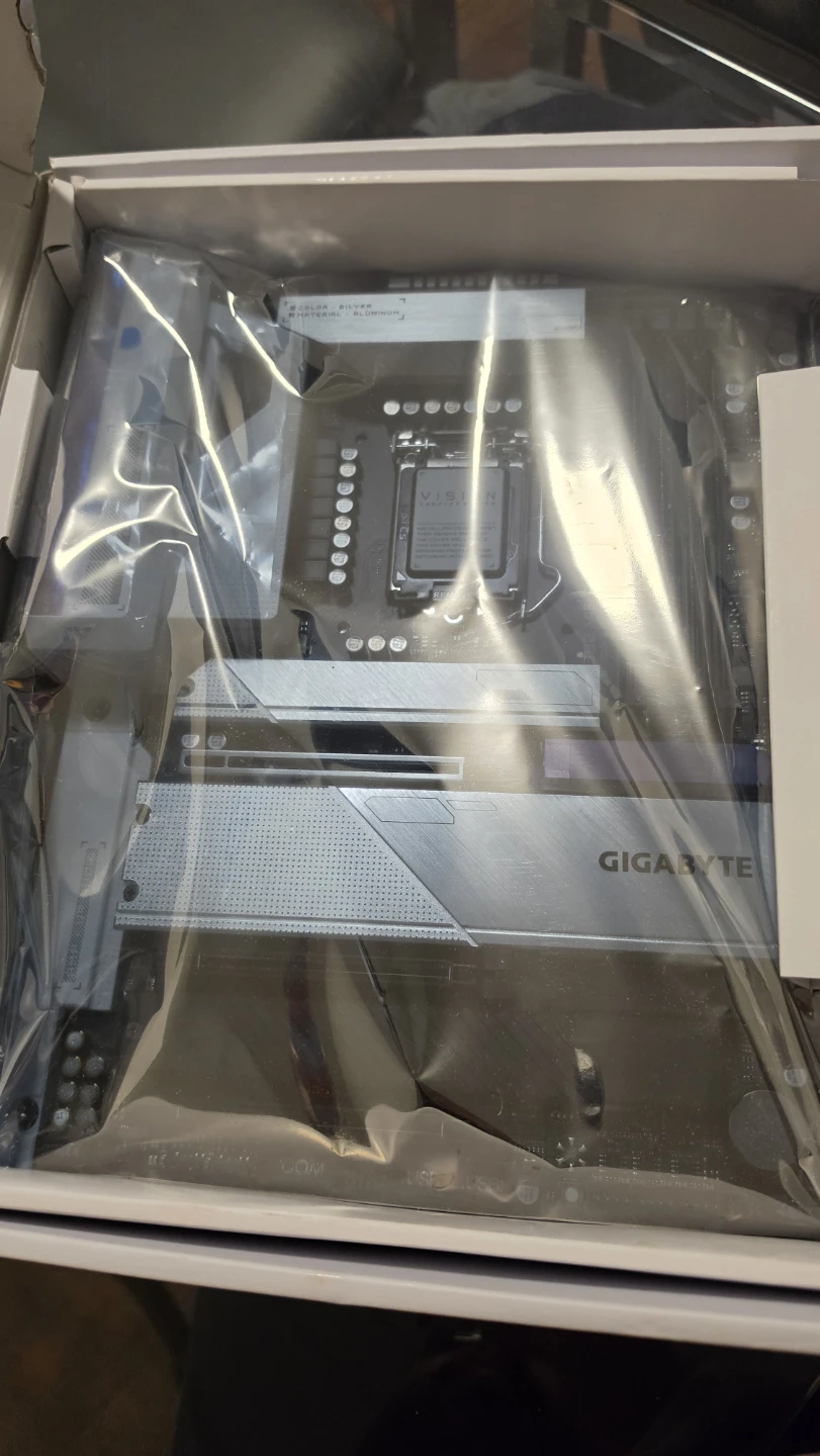 GIGABYTE Creator Computer Motherboard - Z590 VISION G - photo 2