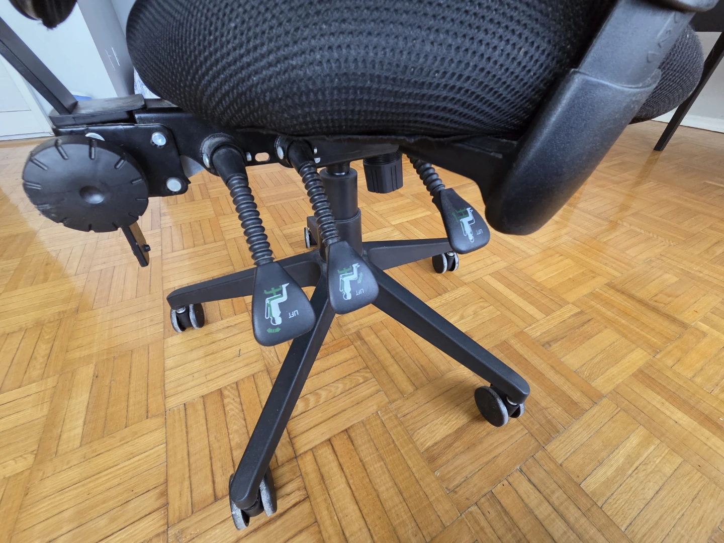 Staples Berwood Breathable Mesh Task Chair - photo 5