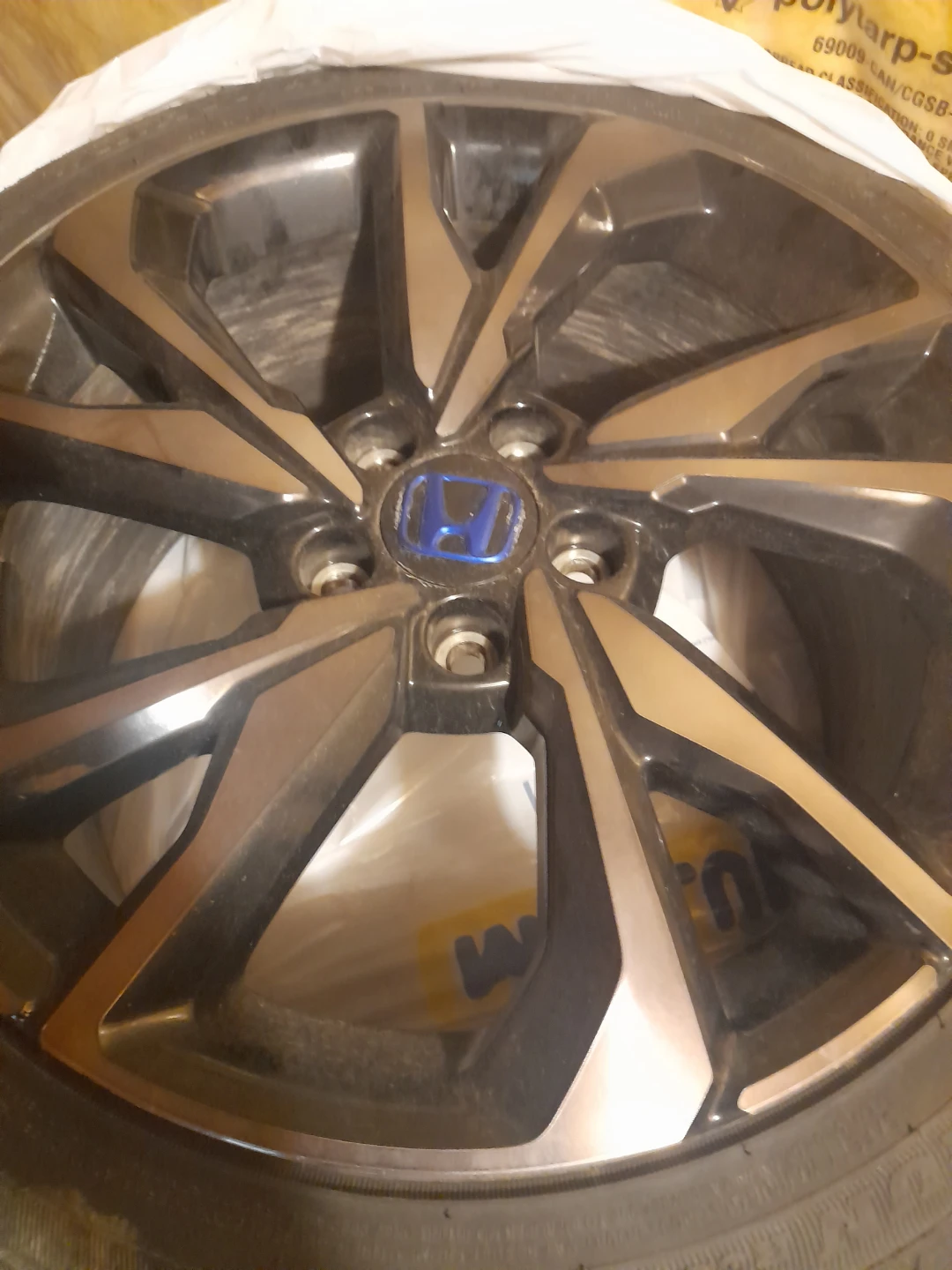 4 Honda tires, the rims are used but the tires are new - photo 3