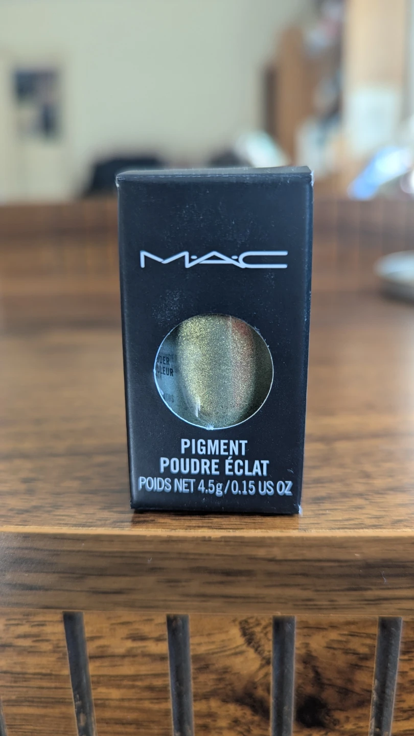 MAC Cosmetics Golden Olive pigment