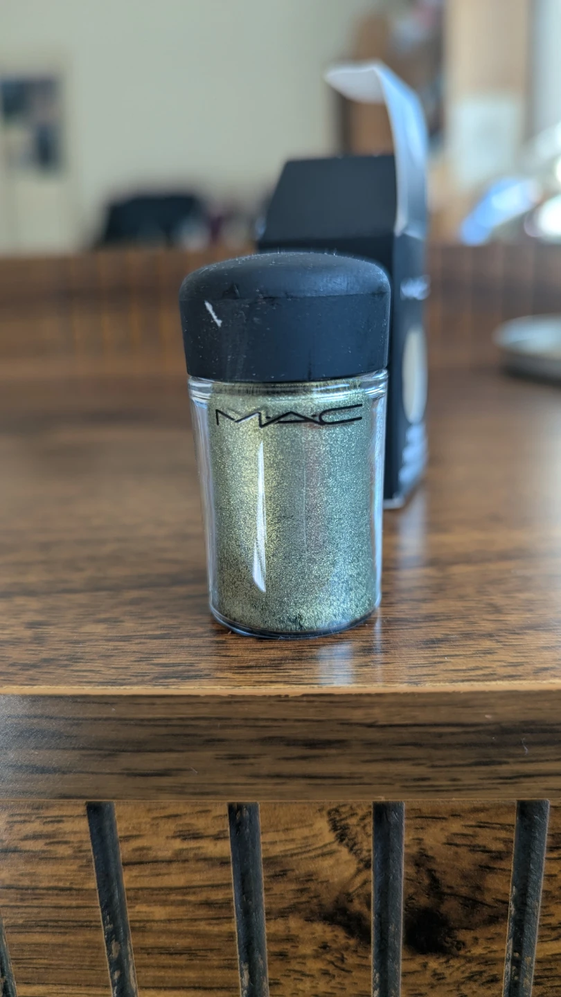 MAC Cosmetics Golden Olive pigment - photo 4