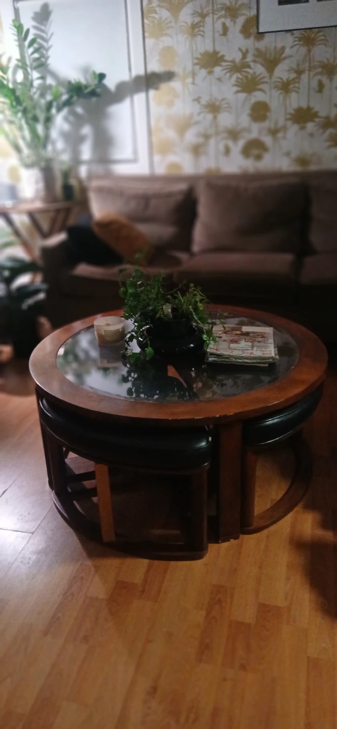Round Coffee Table with 4 Stools - photo 2