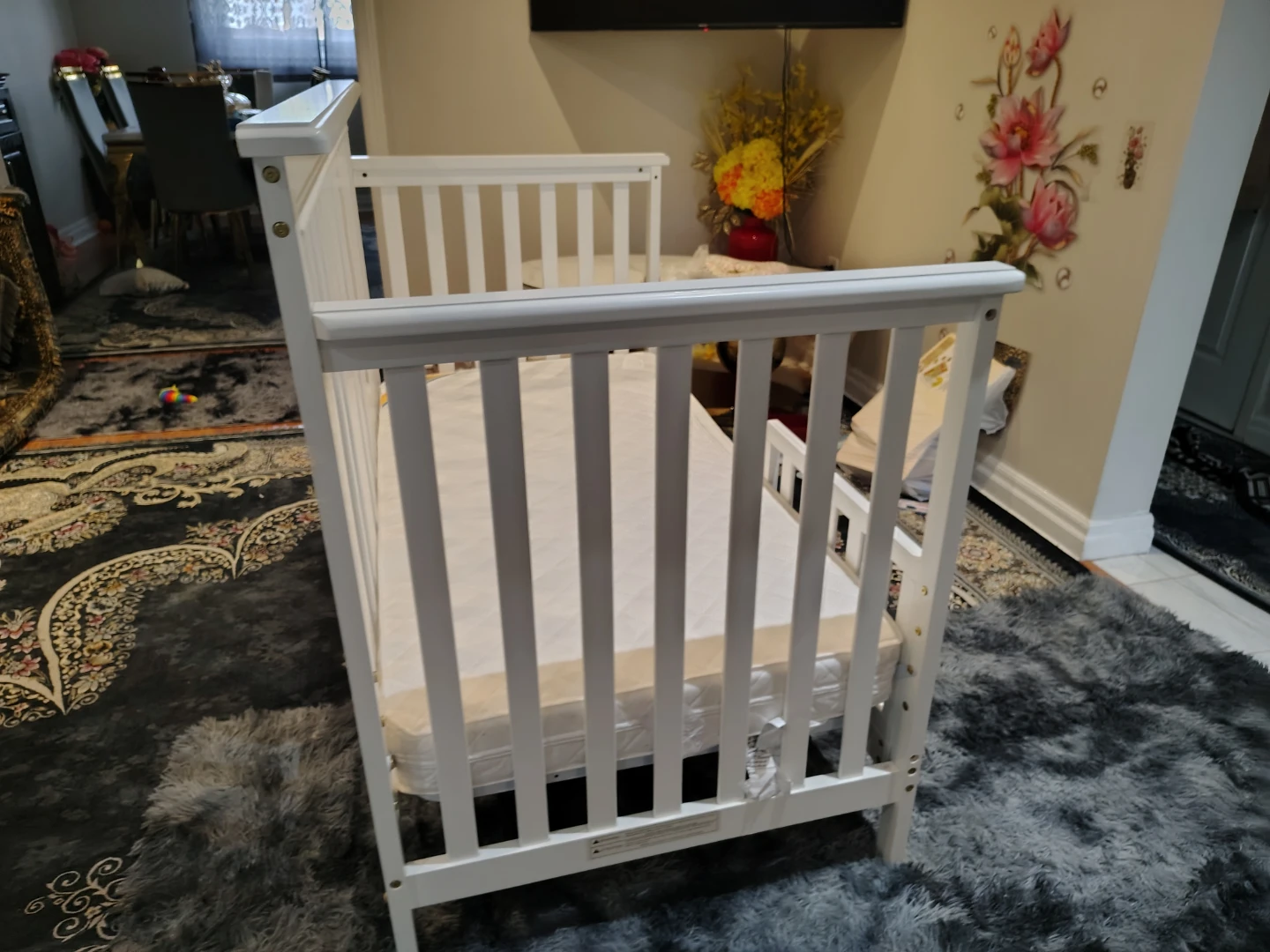 White convertible crib with mattress and toddler rail - photo 4