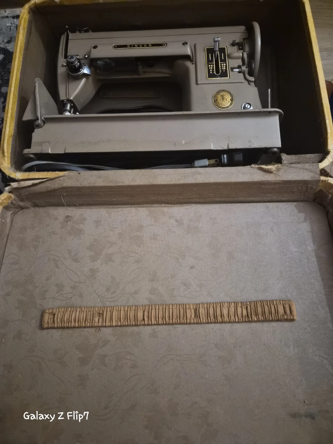 MUST GO, OFFER ACCEPTED Antique 1952 Singer 301A Sewing machine - photo 4