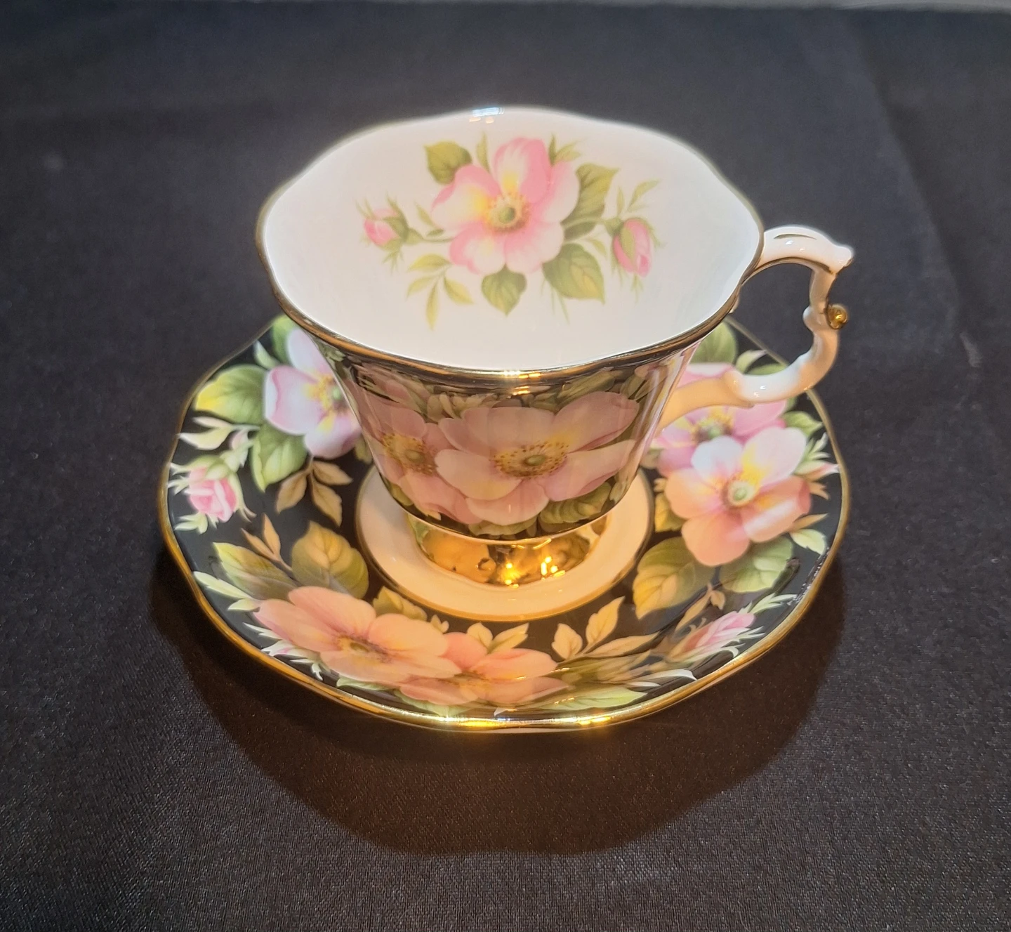 Royal Albert Provincial Flowers "Alberta Rose" Tea Cup & Saucer - photo 3