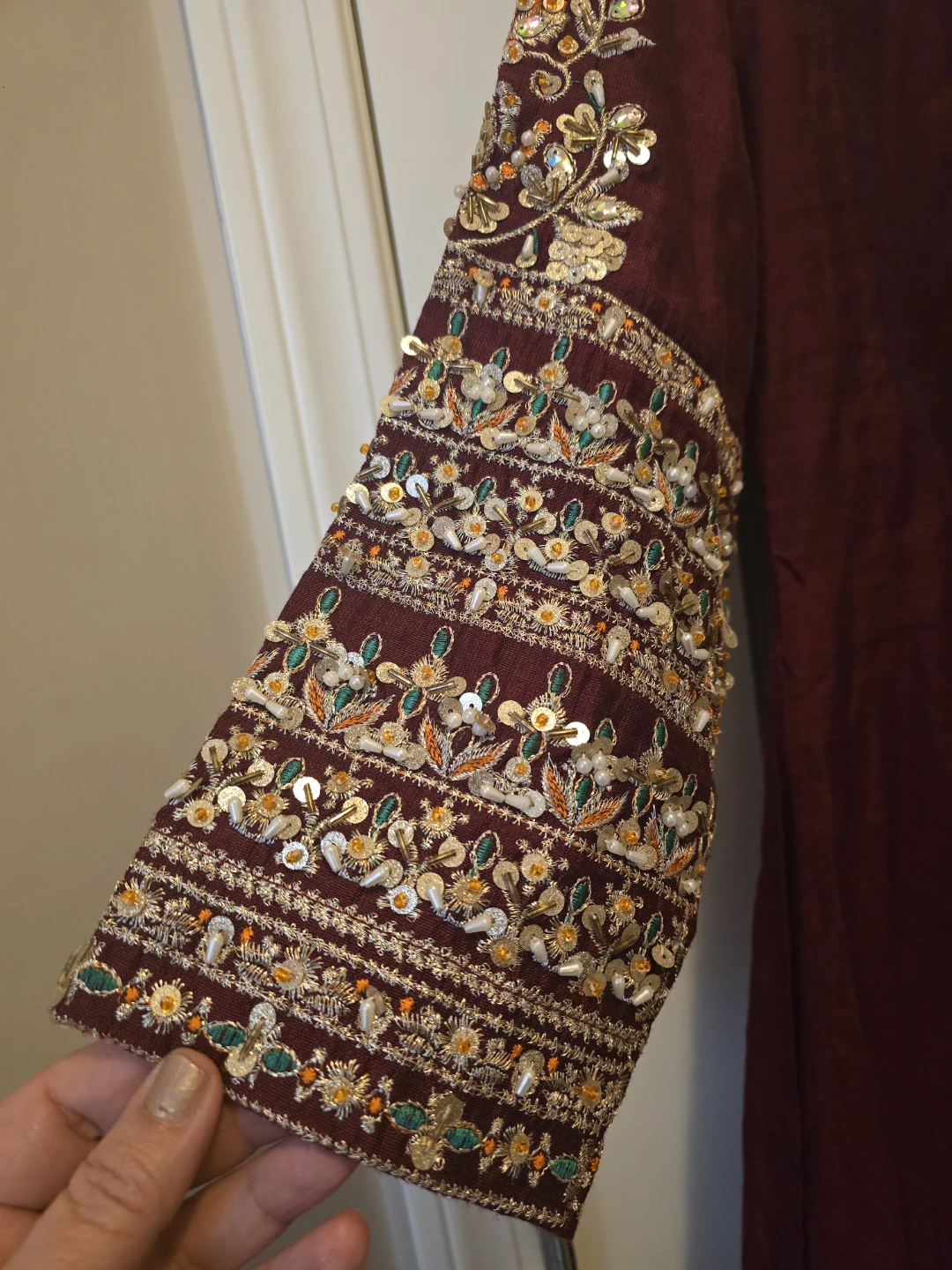 Medium Burgundy Embroidered Kurti - photo 4