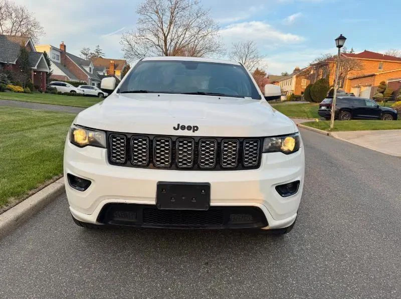2017 JEEP GRAND CHEROKEE ALTITUDE AWD - photo 2