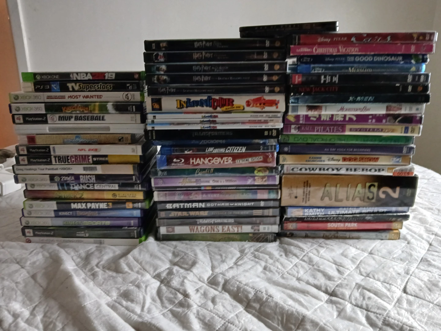 Assorted DVD and Video Game Lot - photo 3