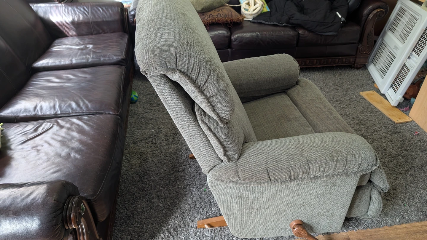 Rock/ Recliner Chair - photo 3