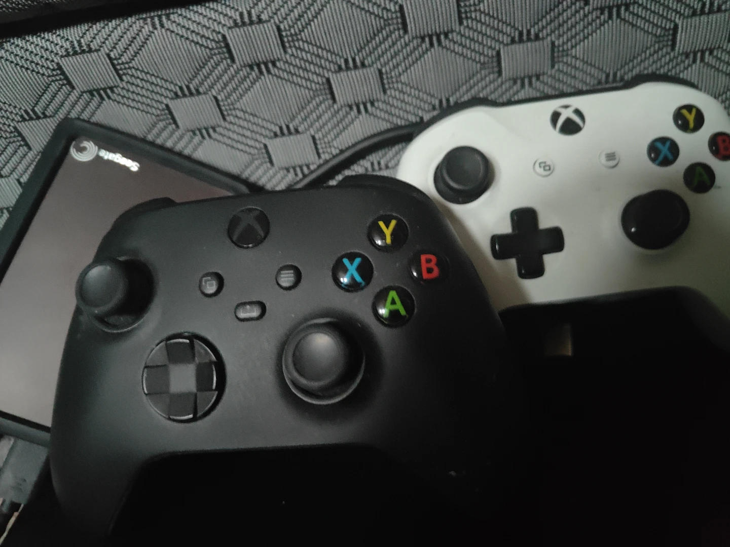 Xbox One XConsole with Two Controllers, 2 TB Seagate HDD - photo 2