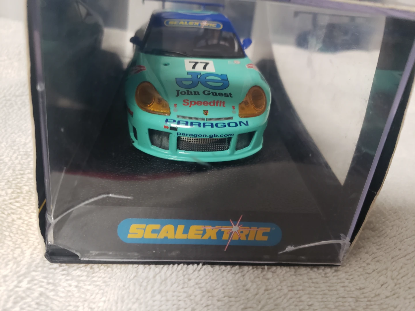 Scalextric Paragon 77 John Guest Porsche Slot Car - photo 3