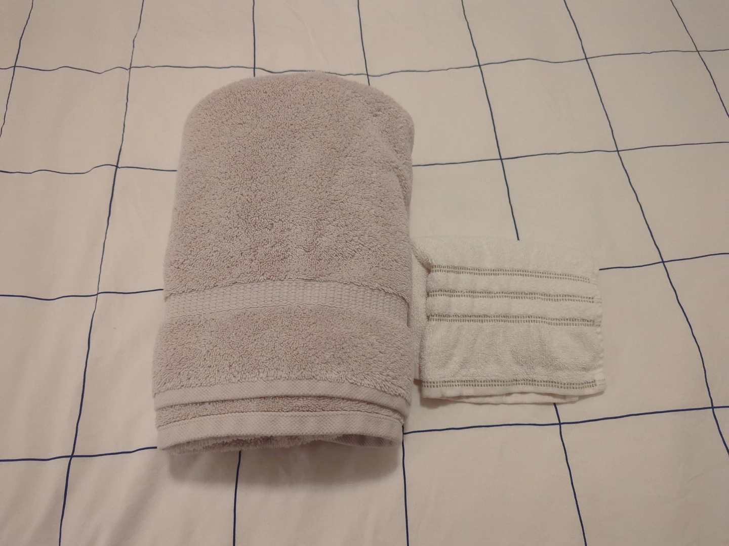 Hand towel and bath towel