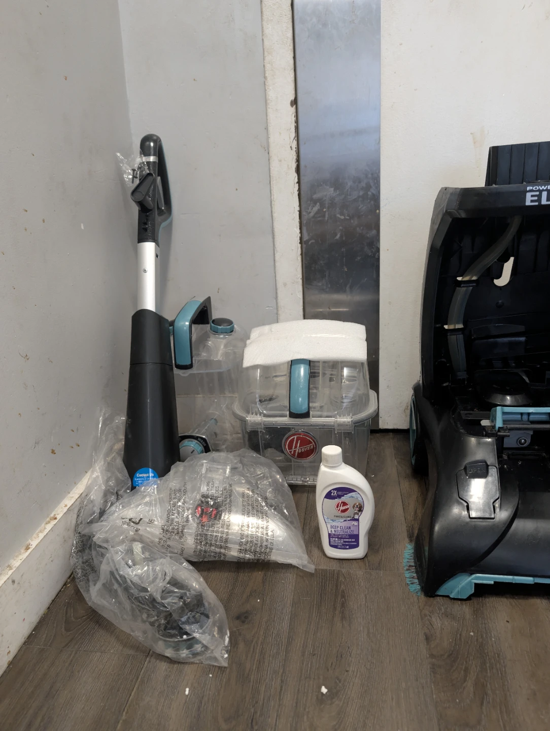 Hoover Power Scrub Elite Carpet Cleaner - photo 2