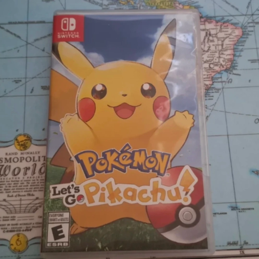 Pokemon Let's Go Pikachu Nintendo Switch Game + Box