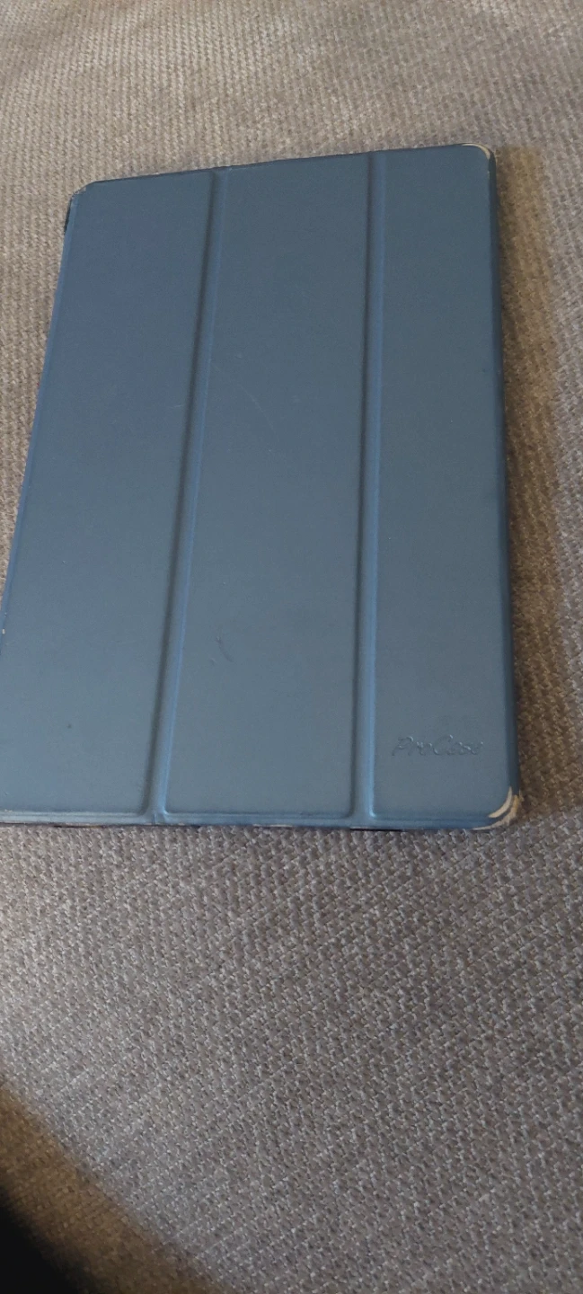 Lenovo tablet with blue case - photo 2