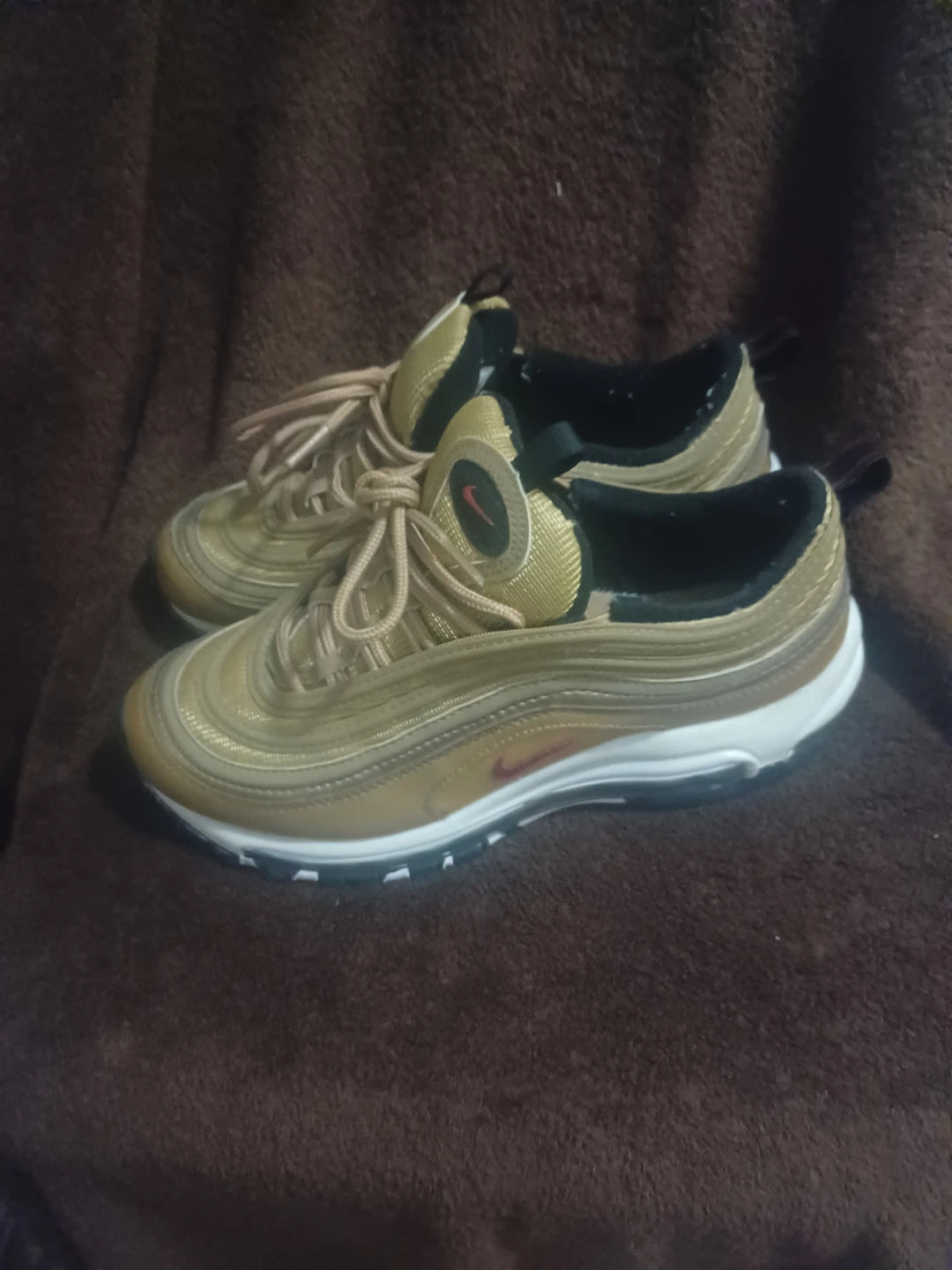 Nike air max 97 gold medal size 5.5y