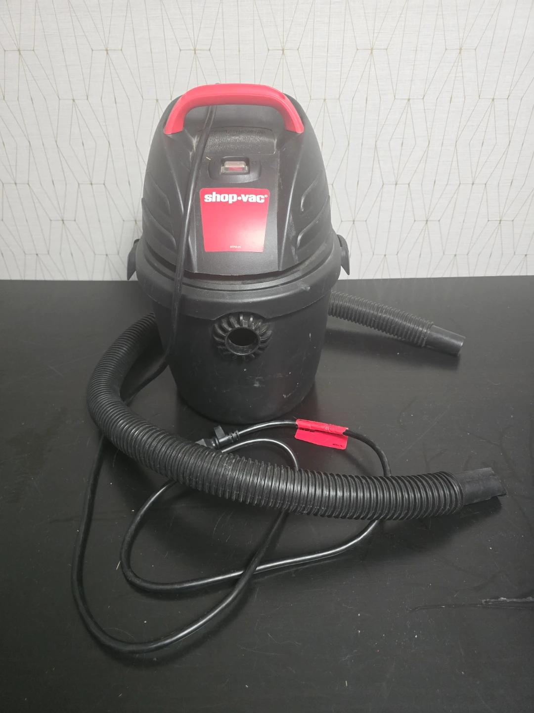 Shop-Vac 2.5 Gallon Wet/Dry Vacuum