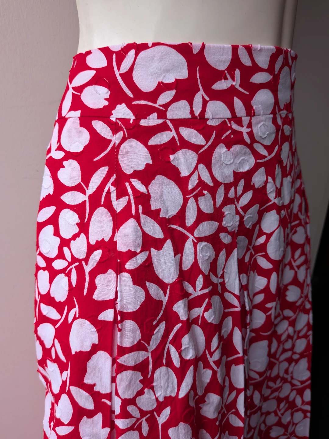 Red and White Floral Skirt - photo 4