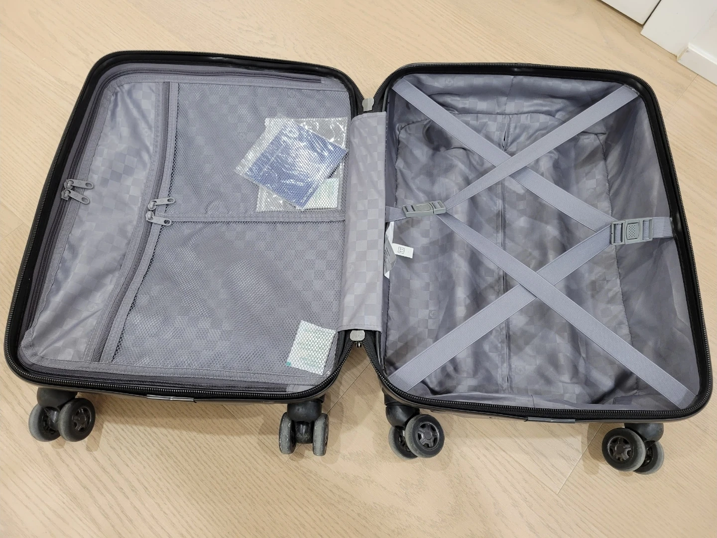 Samsonite Spinner Luggage - Silver - photo 5