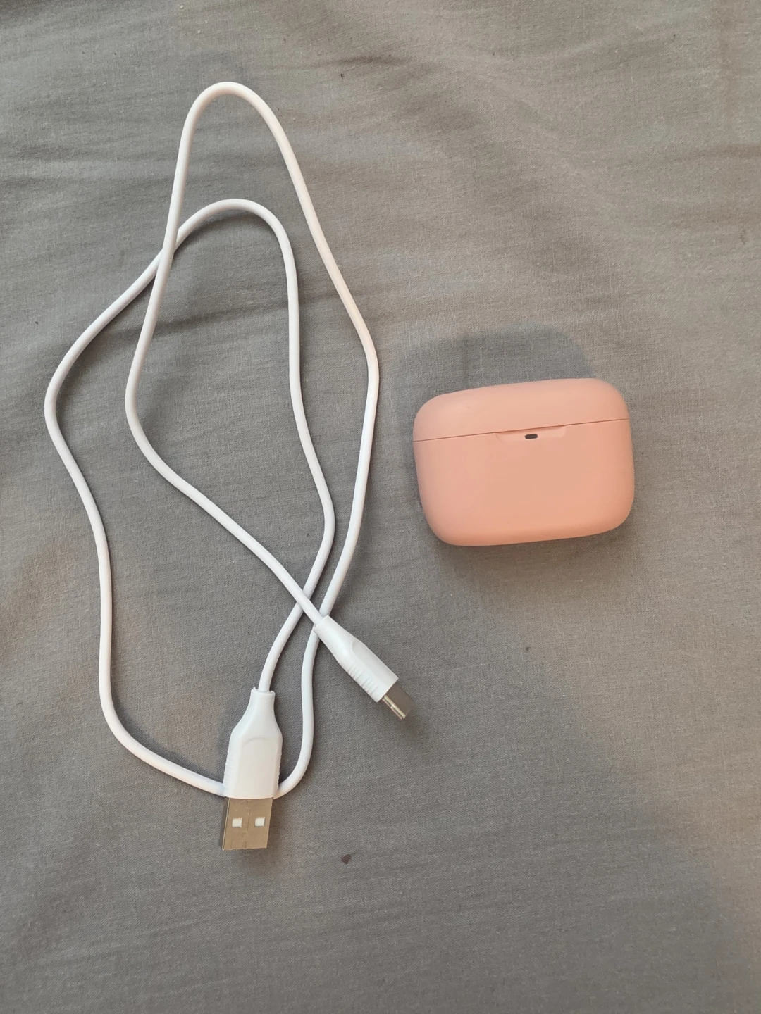Monster Wireless Earbud Charging Case with USB Cable - Peach
