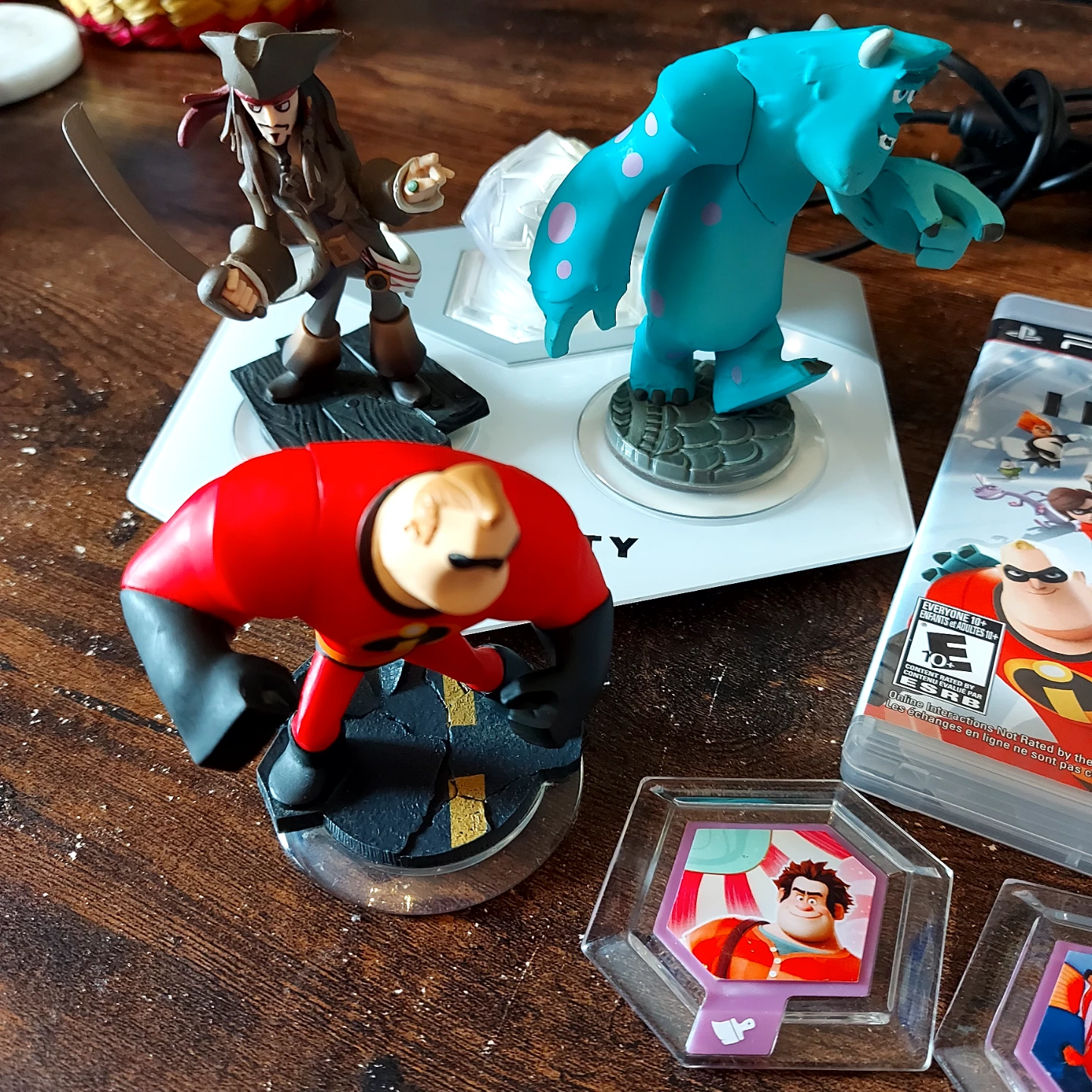 Disney Infinity PS3 Game with Figures and Base - photo 3