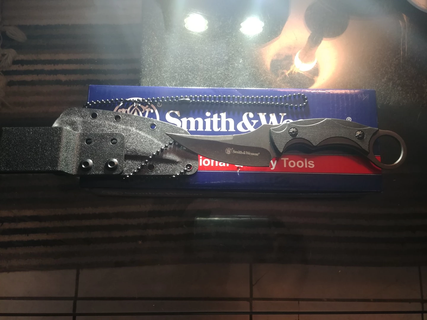 Smith & Wesson Survival Knife with Sheath - photo 3