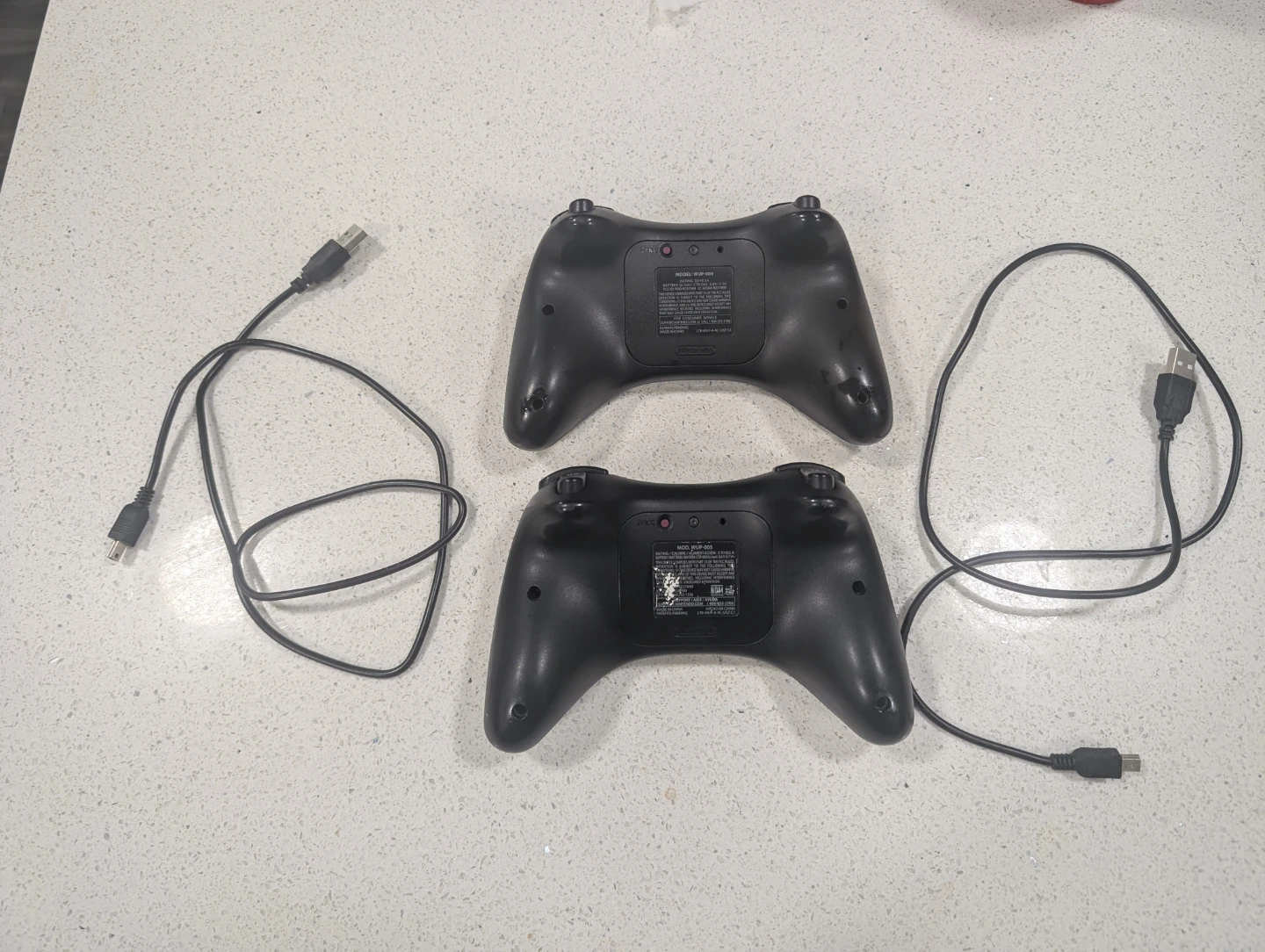 Wii U controllers with USB charge cords - photo 2