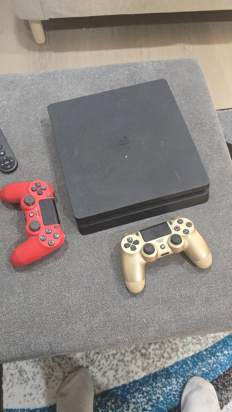 Sony PlayStation 4 Slim 1tb 100 firm
