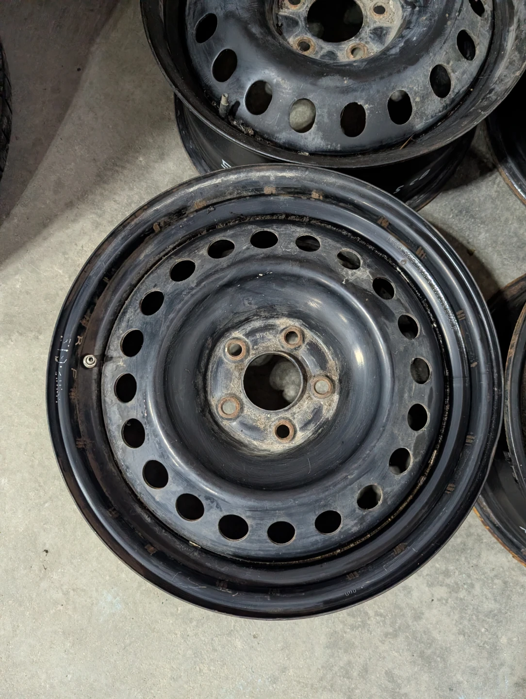 (4)-17 inch steel rims 5x114.3 - photo 3