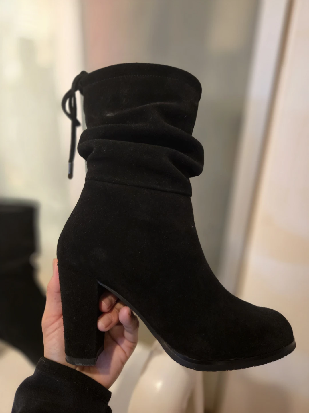 ARTICA Women's Black Suede boots