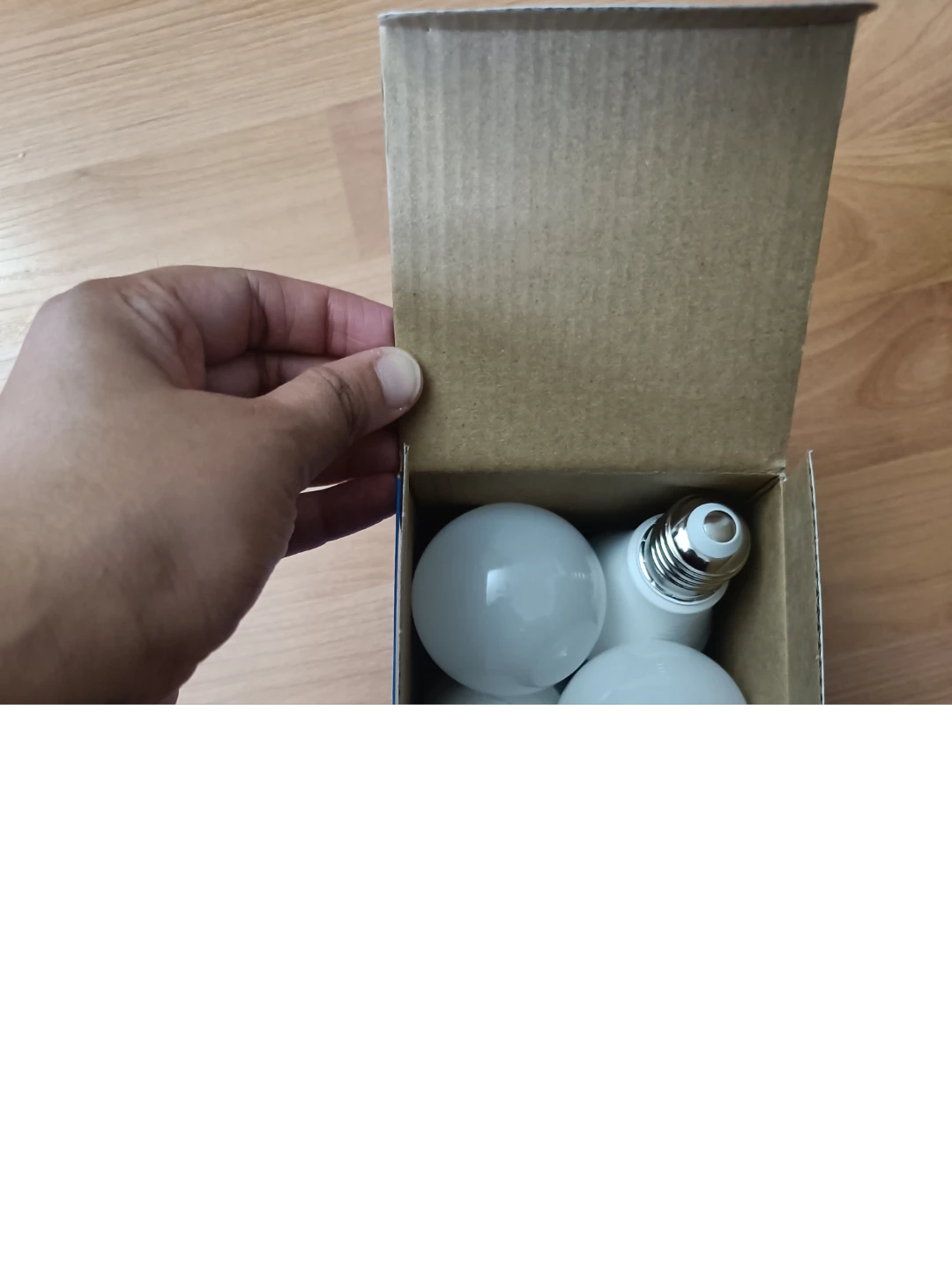 Dusk to Dawn LED Light Bulbs - 4 Pack - photo 2