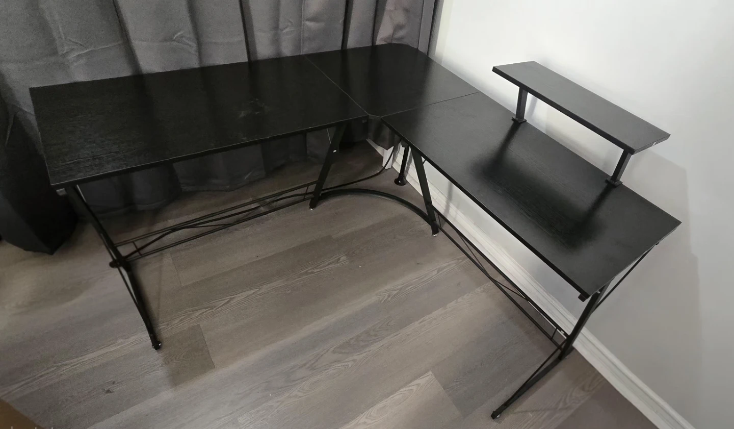 Black L-Shaped Corner Desk with Riser