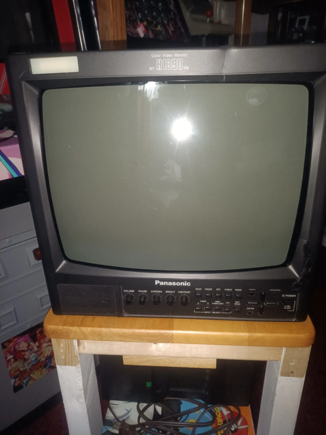 panasonic bth1390yn PVM crt 13 inch 750tvl with rgb component sv - photo 2