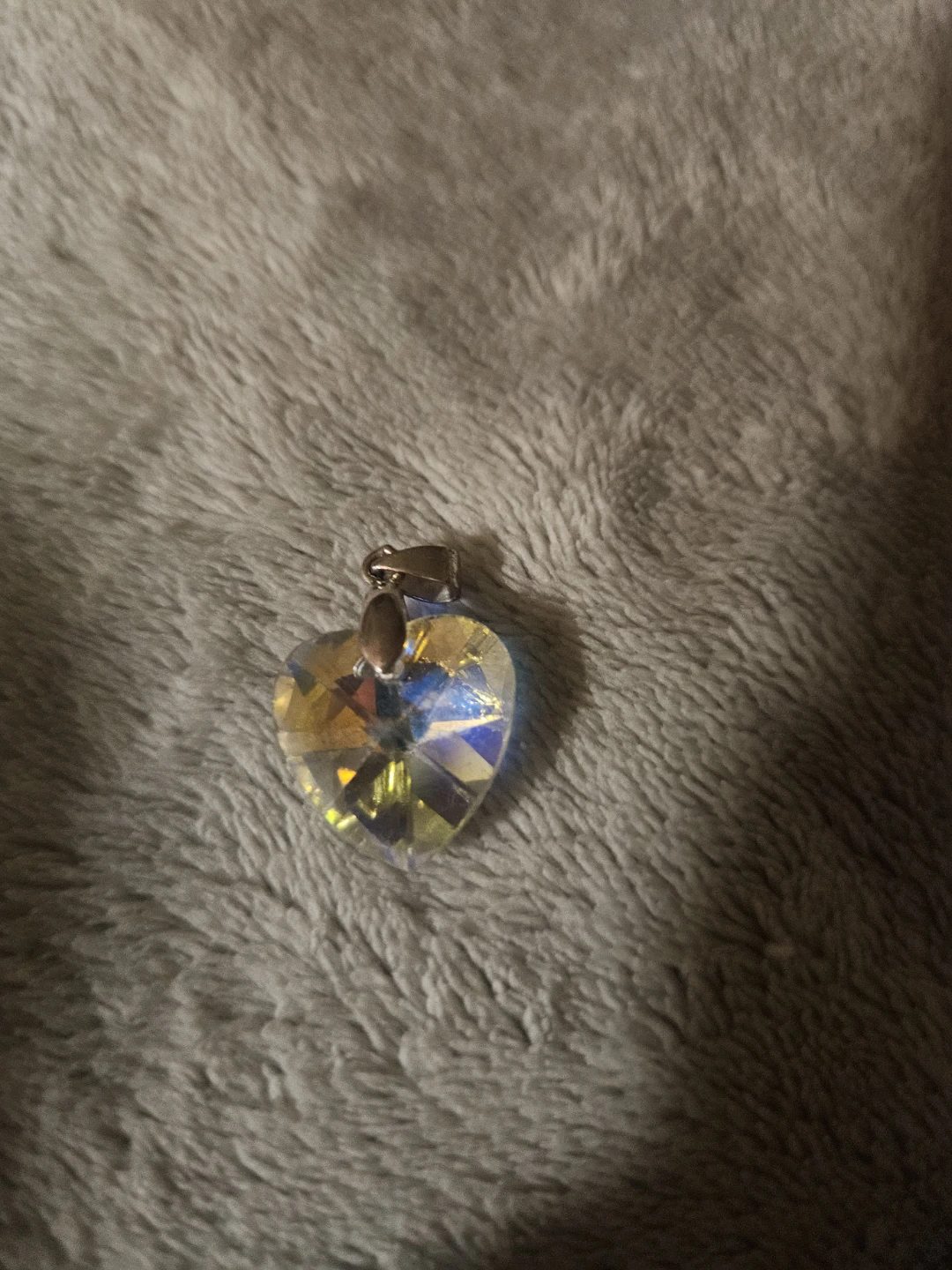 Heart-shaped crystal pendant