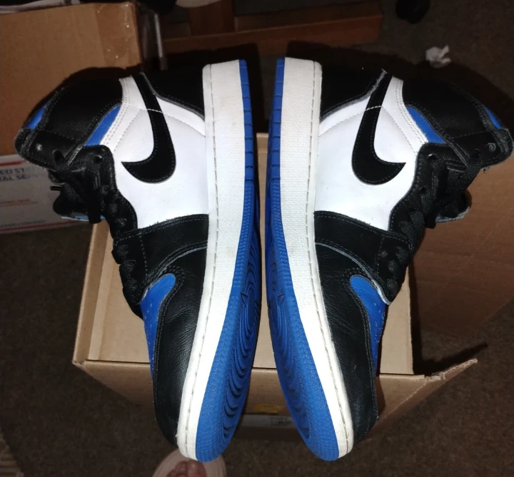 Air Jordan 1 Retro High Royal Toe 7 men/8.5 women