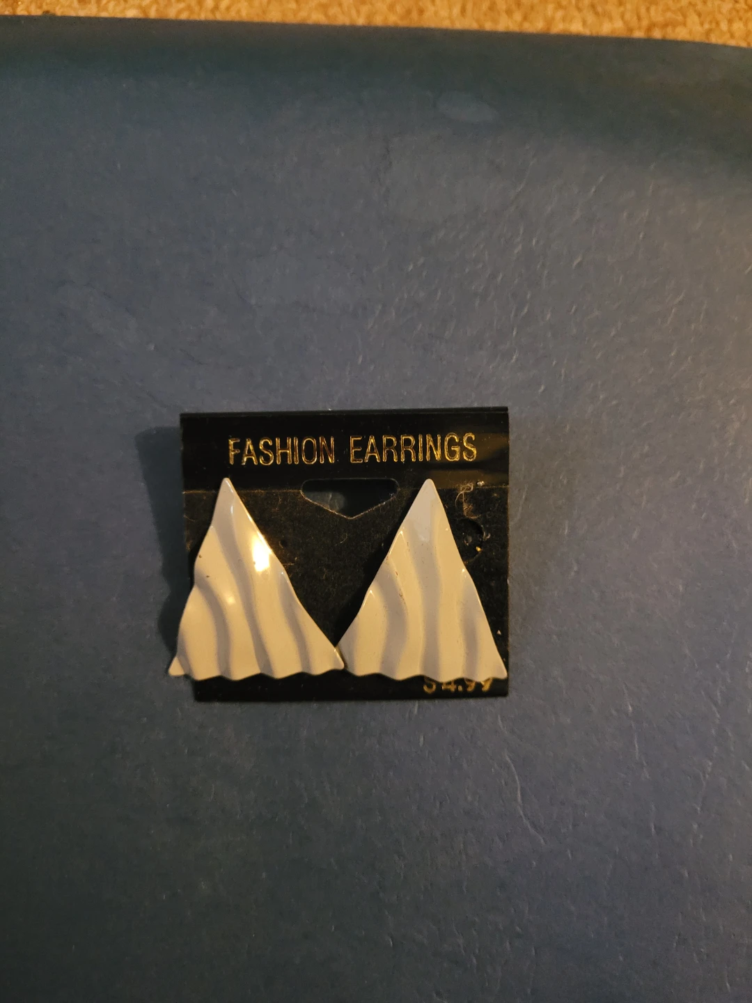 White Wavy Triangle Fashion Earrings