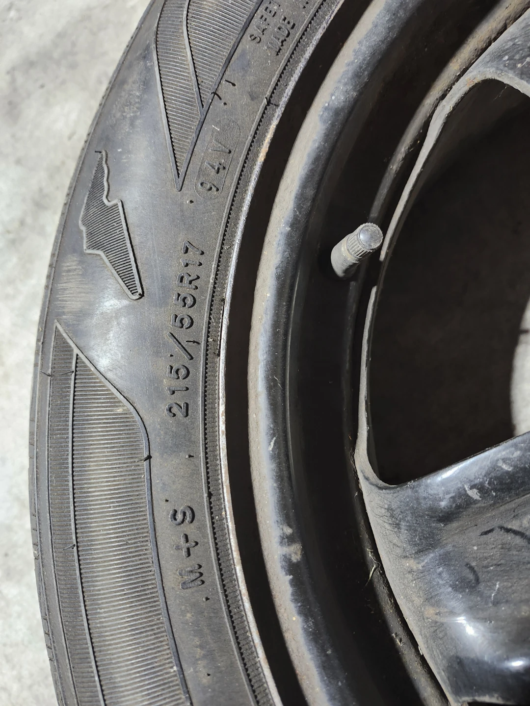 Used tire w/ rim good tread. Open to offer - photo 5