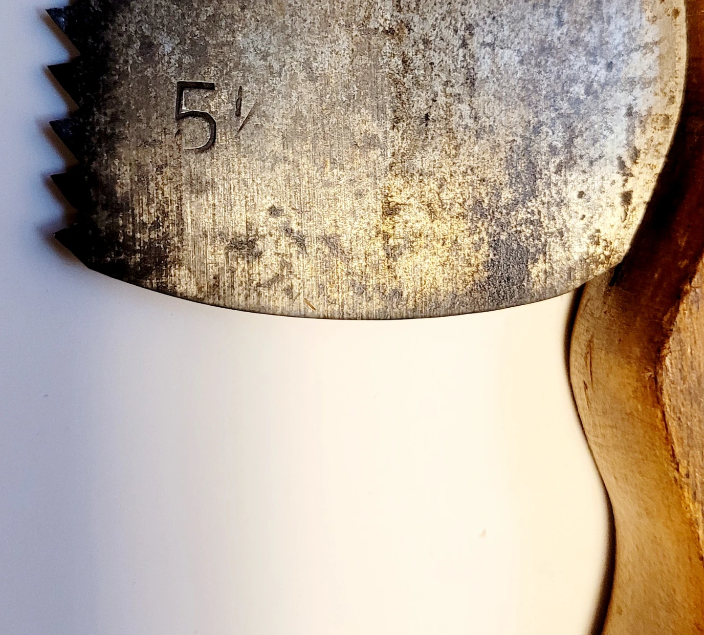 Antique "Warranted Superior" 28in Handsaw - USA Made - photo 4