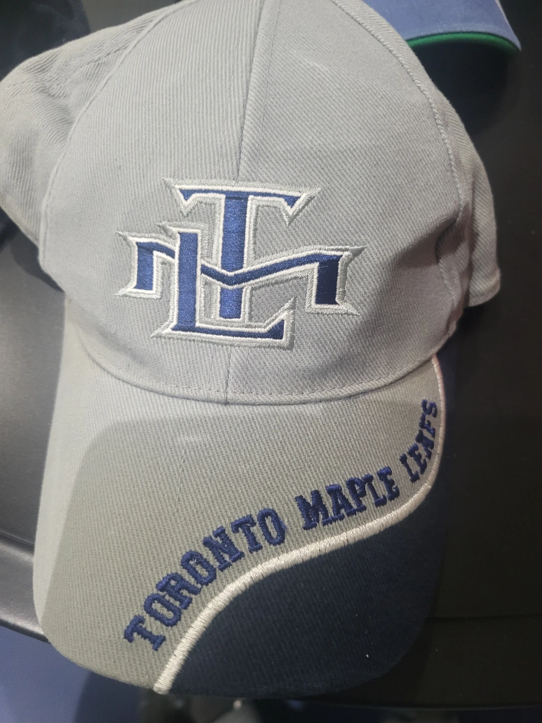 NHL Toronto Maple Leafs & Vancouver Canucks  $10 each - photo 2