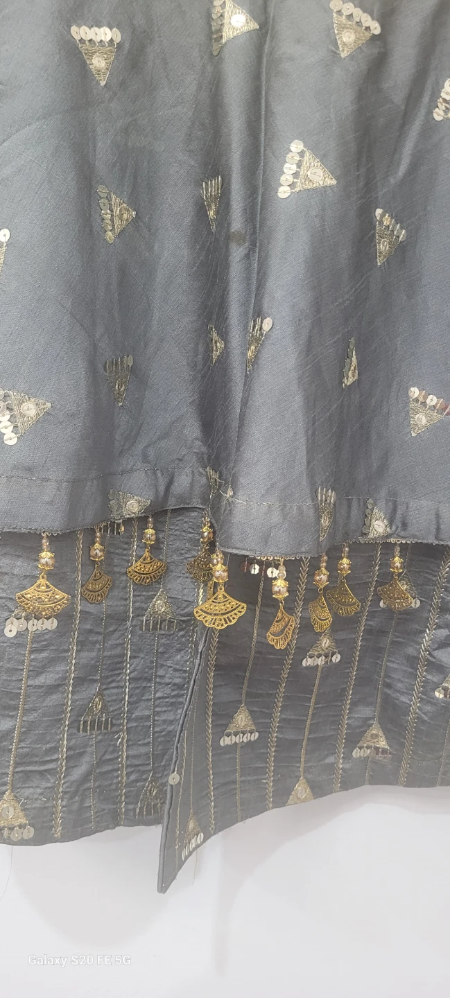 Girls Grey Embellished Kameez with Dupatta - photo 3