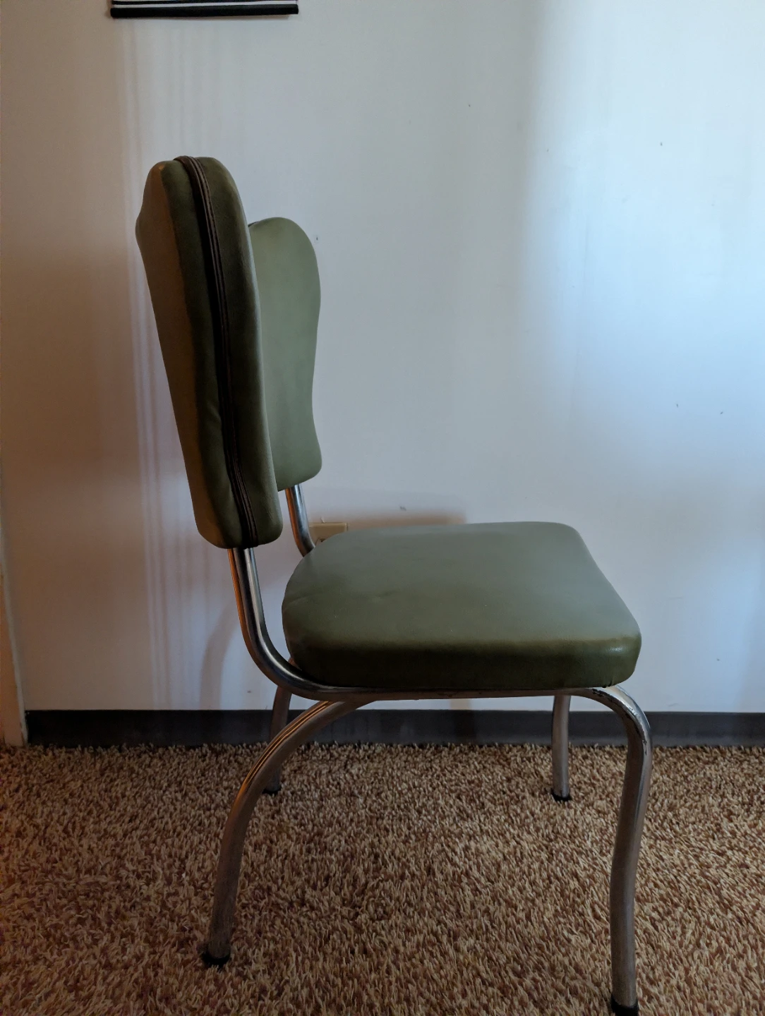 4 Vintage Green Vinyl Dining Chair (like new) - photo 3