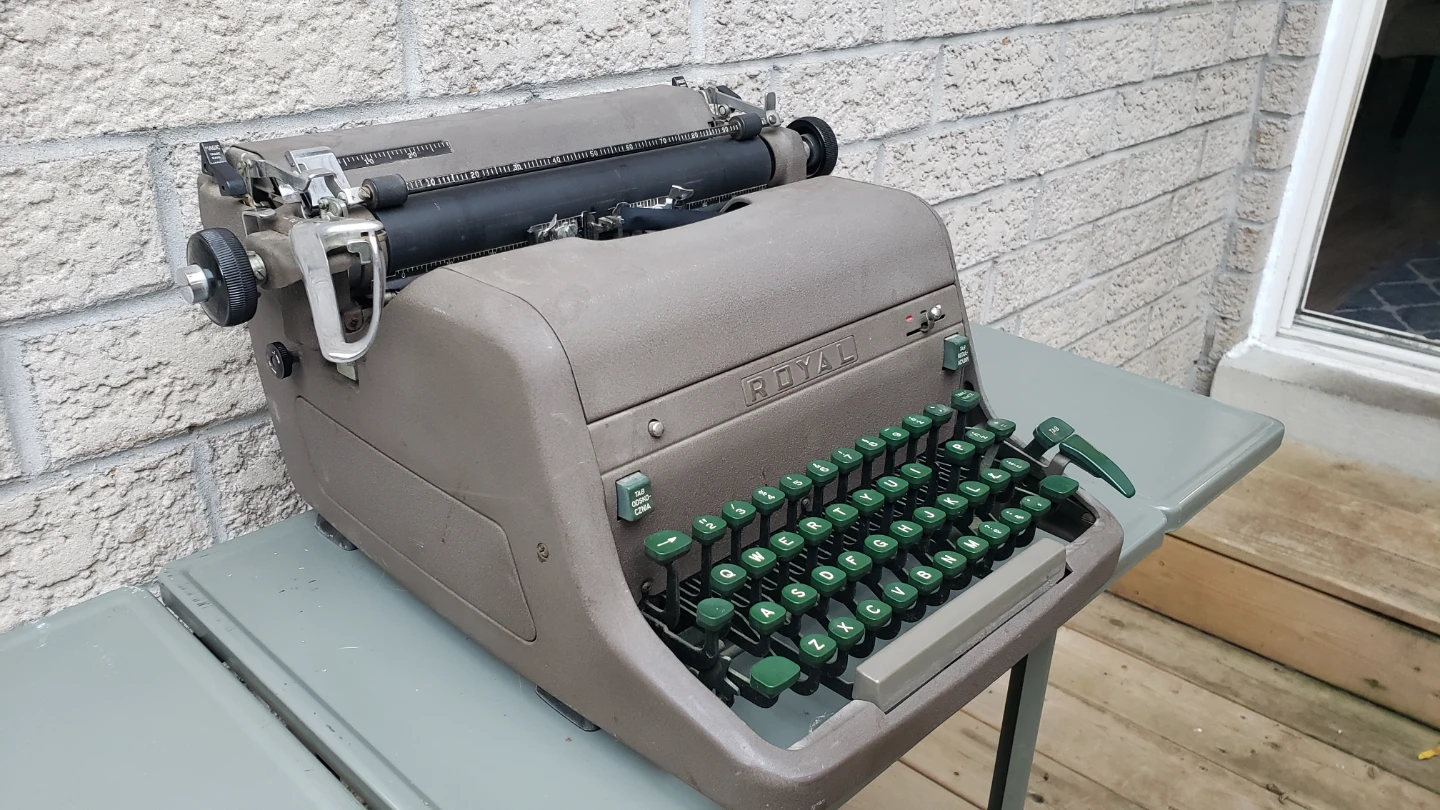 1953 Royal HHS Typewriter (Polish) - photo 2