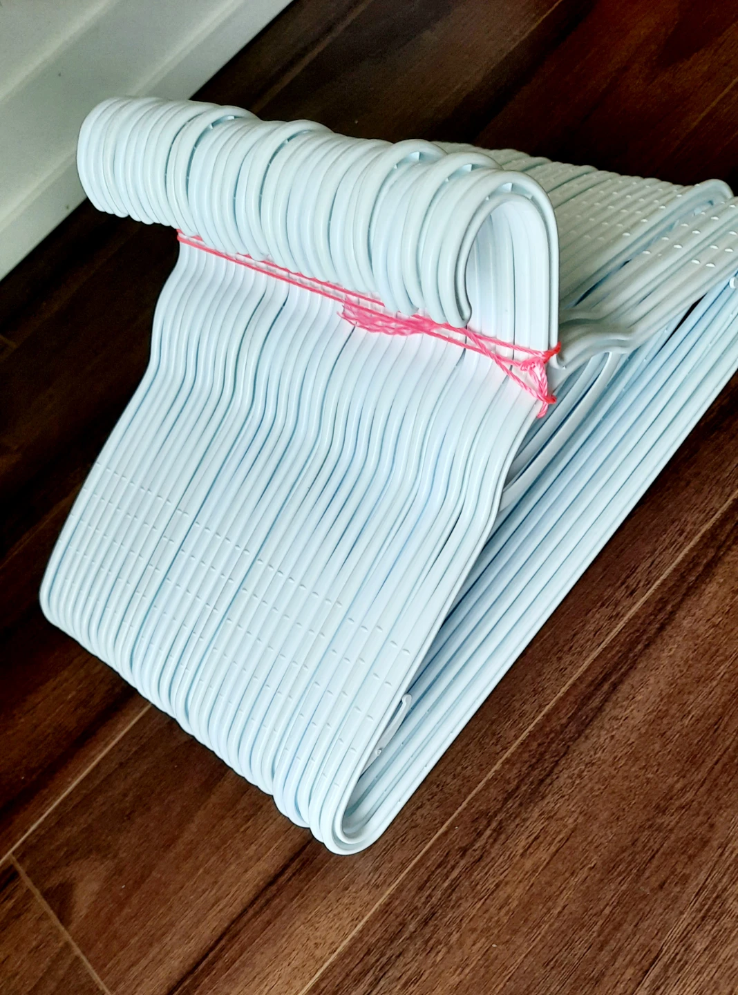 BRAND NEW Neatfreak 40 Clothes Hangers - 30 Pack + 10 FREE - photo 5