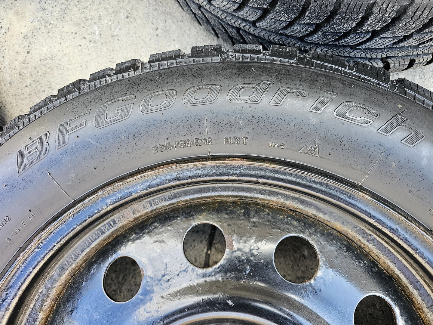 HONDA CRV WINTER TIRES ON STEEL RIMS 235/60 R18 - photo 4