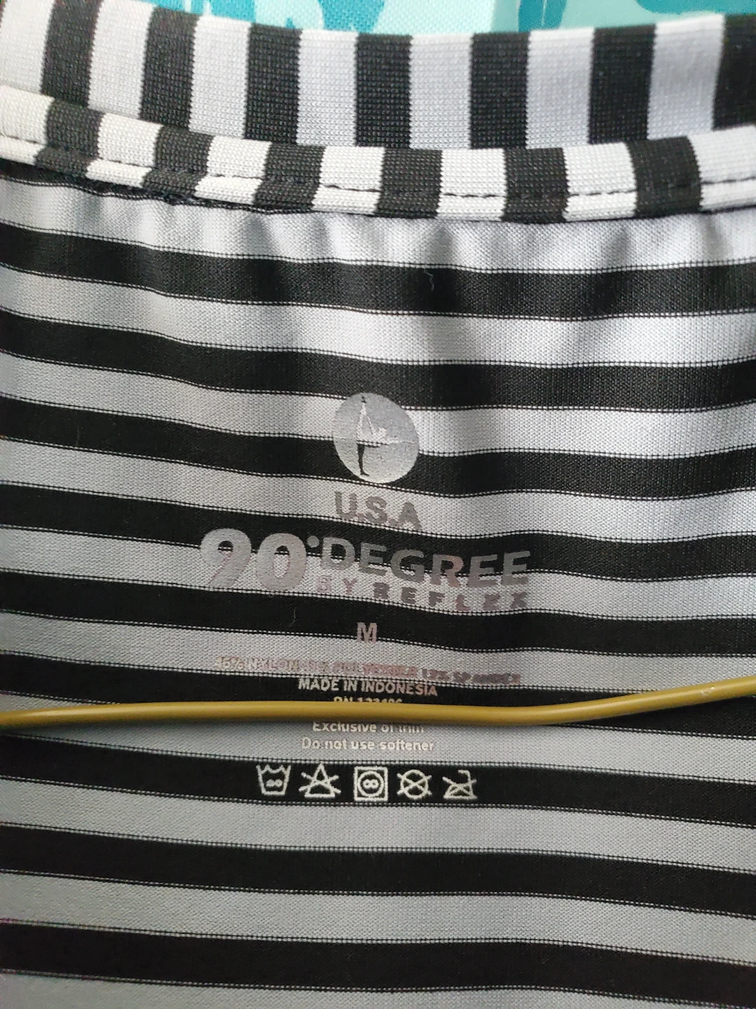 Striped T-Shirt - Medium - photo 4