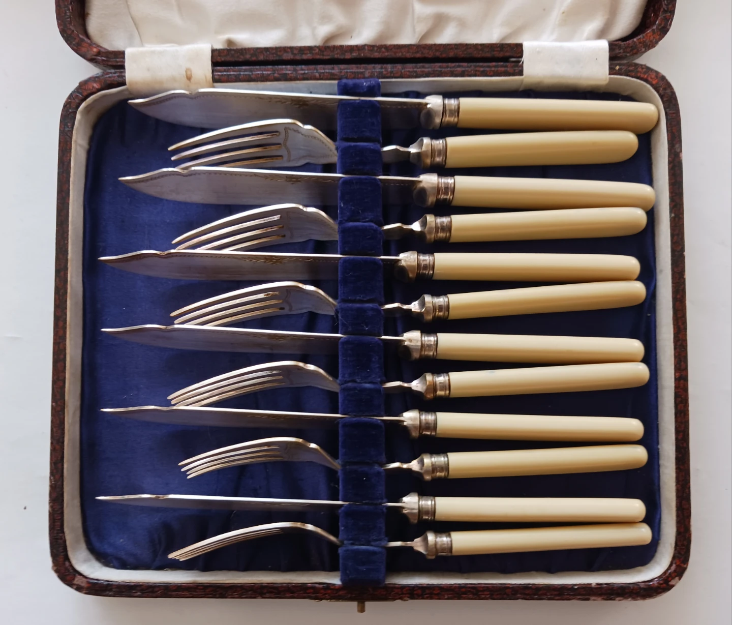 Vintage Cutlery Set Fork &Knife with Case EPNS