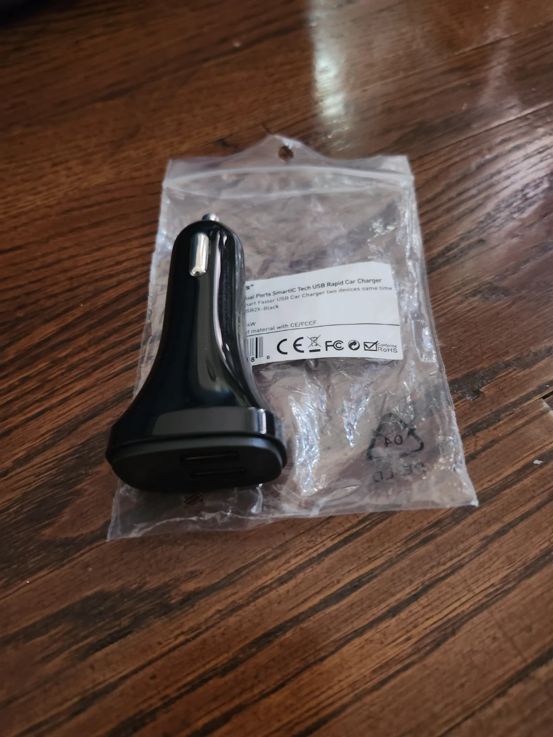 Dual USB Car Charger - Black - photo 3