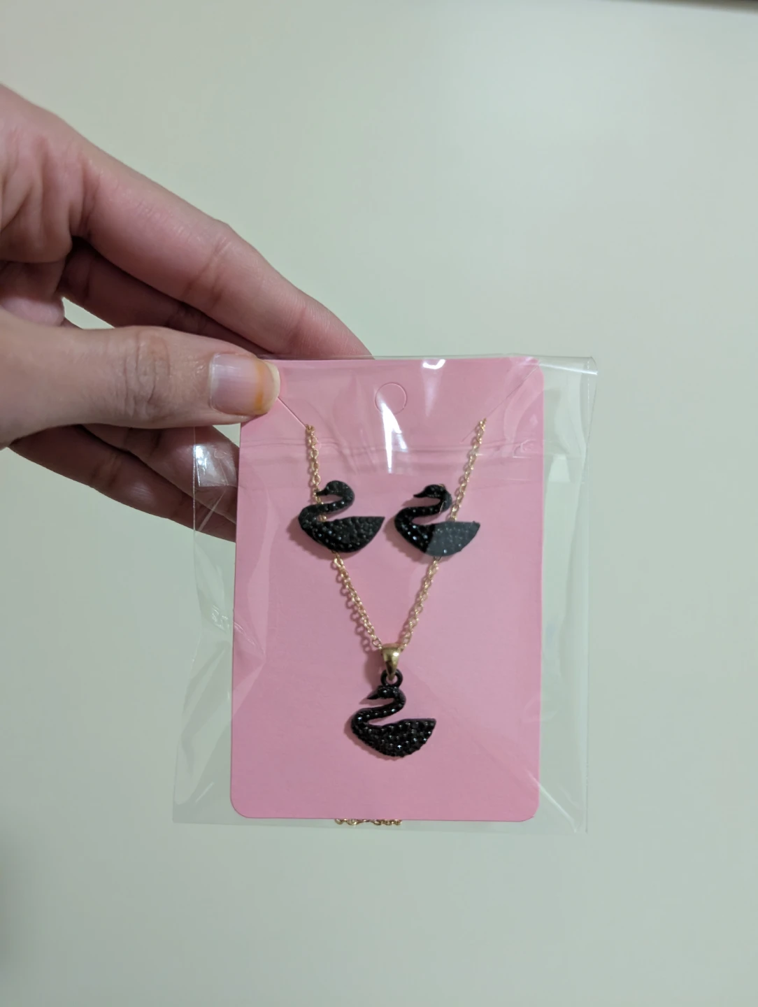 NUSH Black Swan Birthday gift set. - photo 4