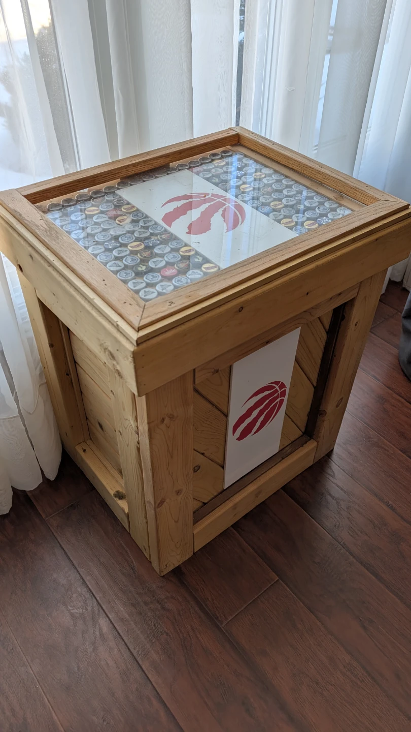 Toronto Raptors Wood Side Table with Bottle Cap Top